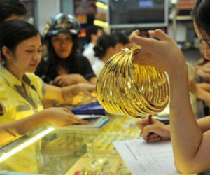 Giá vàng hôm nay 12/1: Biến động mạnh theo đồng USD