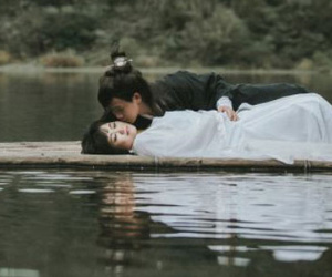 Ngất ngây với bộ ảnh cưới "chất hết nấc" theo phong cách "Lạc trôi"