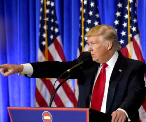 Ông Trump giận dữ "cự tuyệt" phóng viên CNN trong họp báo
