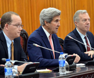 Hình ảnh ông Kerry thăm Việt Nam lần cuối trên cương vị Ngoại trưởng