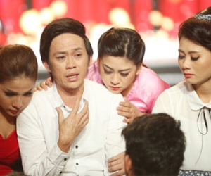Hoài Linh: "Khi bị bệnh, tôi tự trang điểm và khóc một mình"