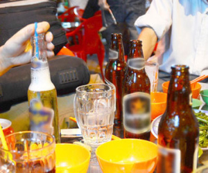 Người Việt uống hết gần 3,8 tỷ lít bia trong năm 2016