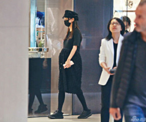 Angelababy sang Hong Kong chuẩn bị sinh con