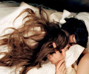 Biệt tài "hư" trên giường khiến chồng quấn vợ không buông