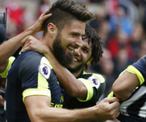 Arsenal đè bẹp đội bét bảng, lên thứ ba Ngoại hạng Anh