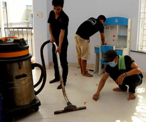 Dịch vụ dọn nhà, giữ thú cưng... "nóng" lên từng ngày