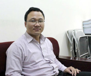 Ông Khuất Việt Hùng khuyến cáo người đi đường nhường nhịn nhau