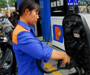 1 lít xăng sẽ phải gánh 13.000 đồng thuế, phí ?