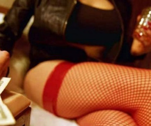 Cụ bà 70 tuổi bị bắt vì... gạ bán dâm cho cảnh sát