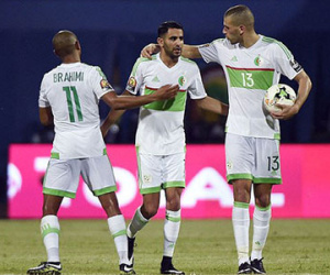 Riyad Mahrez tỏa sáng rực rỡ, Algeria thoát thua ngoạn mục