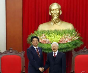 Tổng bí thư tiếp Thủ tướng Nhật Bản