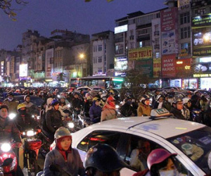 Cả Hà Nội làm việc online sẽ đỡ tắc đường