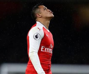 Wenger khẳng định vấn đề của Sanchez không giống Costa