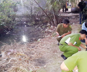 Bắt nghi phạm vào tận trường đâm chết thầy giáo