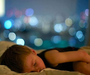 Giật mình “thon thót” trước mặt trái của việc bật đèn ngủ cho trẻ