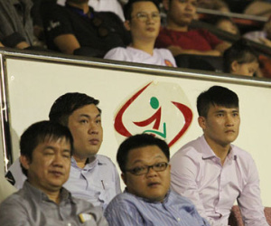 Công Vinh thưởng 700 triệu đồng cho CLB TPHCM sau khi thắng trận derby