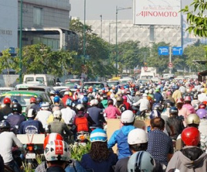 Đường nhánh vào sân bay Tân Sơn Nhất tê liệt nhiều giờ