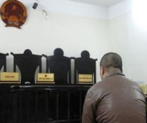 Người đàn ông suýt thiêu chết vợ con của bạn thân vì câu góp ý