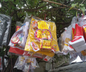 Sát Tết ông Công, ông Táo: Hàng mã làm không kịp bán