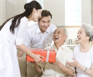 Dịch vụ cho thuê bạn gái về quê ăn Tết nở rộ