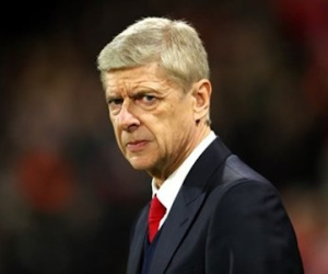 HLV Arsene Wenger nghi ngờ những đề xuất kì lạ của Marco van Basten