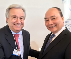 Thủ tướng gặp tân tổng thư ký Liên Hợp Quốc tại Davos