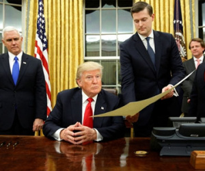 Chính sách đầu tiên được Tổng thống Trump ban hành là gì?