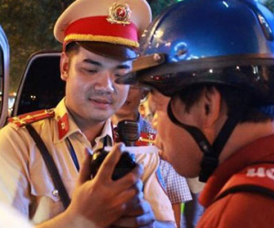 Công an Hà Nội mạnh tay xử phạt vi phạm nồng độ cồn cận Tết