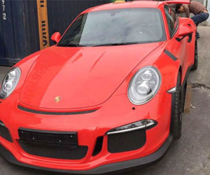 Siêu xe Porsche 911 GT3 RS giá 13 tỷ “cập bến” VN