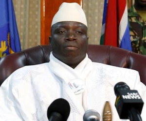 Lãnh đạo "tỷ năm" Gambia lưu vong, kho bạc trống trơn