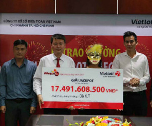 Người phụ nữ ở Tây Ninh nhận giải xổ số hơn 17 tỷ đồng