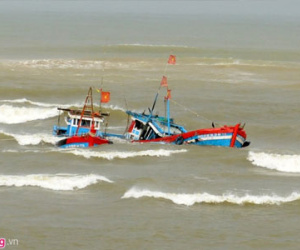 Tàu chở hàng của Anh cứu sống 5 ngư dân Bình Định