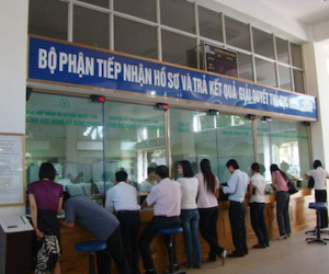 Xử lý nghiêm cán bộ, công chức nhũng nhiễu trong giải quyết thủ tục hành chính