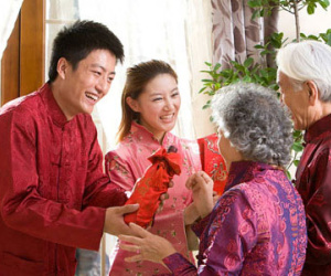 Chọn tuổi xông nhà Tết Đinh Dậu 2017