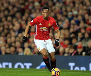 Rạn nứt mối quan hệ Martial - Mourinho