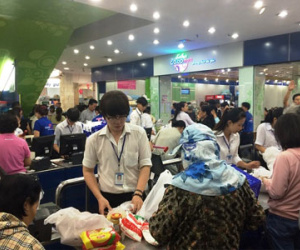 29 Tết, nhiều siêu thị “cháy hàng” hạt dưa, mứt tết…