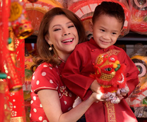Mẹ con Thanh Thảo đón Tết ở Mỹ
