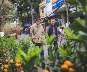 Những khoảnh khắc ngọt ngào ấm áp trong ngày cuối cùng của năm trước lúc giao thừa