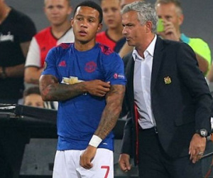 Rời M.U tức tưởi, Depay vẫn nói tốt về Mourinho