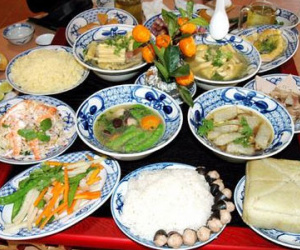 Mâm cỗ cúng Mùng 1 Tết cần những gì?