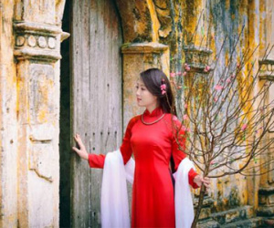 Nên mặc áo màu gì vào mồng 1 Tết để được may mắn, giàu sang cả năm?