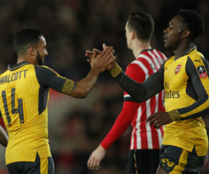 Arsenal đè bẹp đội mới vào chung kết Cup liên đoàn