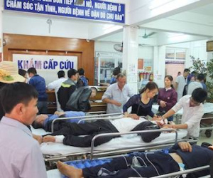 Bé trai 2 tuổi tử vong vì bị tàu lượn ở khu vui chơi đè lên người