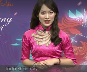 Khánh Vy "bắn" tiếng Anh như gió khi làm MC của đài truyền hình VTV