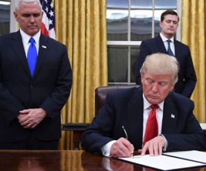 Nhà Trắng biện hộ việc bắt bé trai 5 tuổi theo lệnh cấm nhập cảnh của Trump