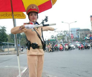 Công an Hà Nội tung quân chống ùn tắc dịp lễ hội sau Tết