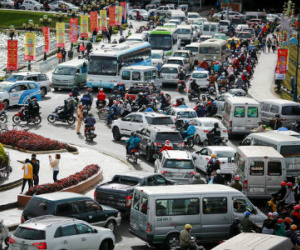 Du khách tấp nập du xuân, trung tâm Đà Lạt kẹt cứng