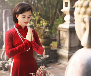 Vì sao phụ nữ đến ngày đèn đỏ không được đi chùa lễ phật