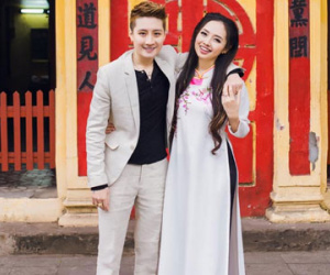 Bao ánh mắt ngưỡng mộ MC VTV và người tình đồng giới khi du xuân