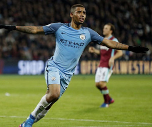 Man City thắng "4 sao", phả hơi nóng vào gáy Liverpool